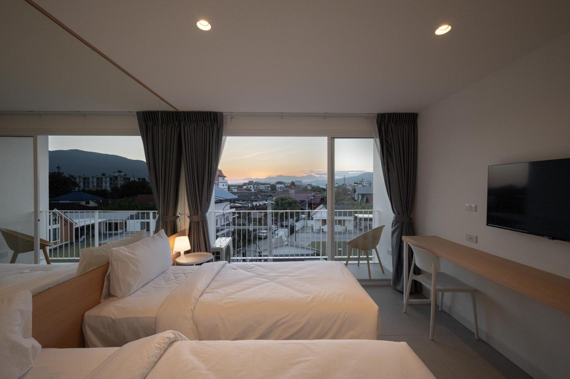 Lis Hotel Chiangmai Chiang Mai Dış mekan fotoğraf